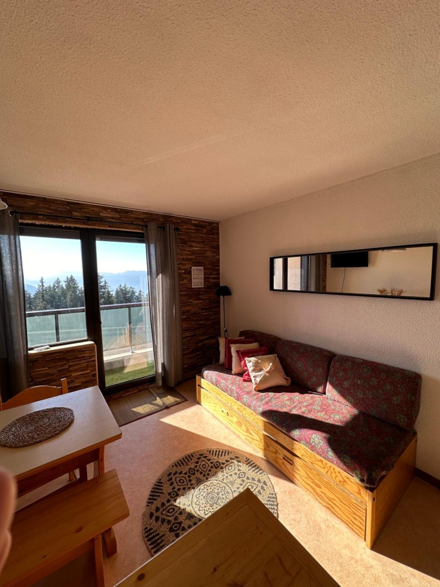 - Le Vernon Apartment Chamrousse